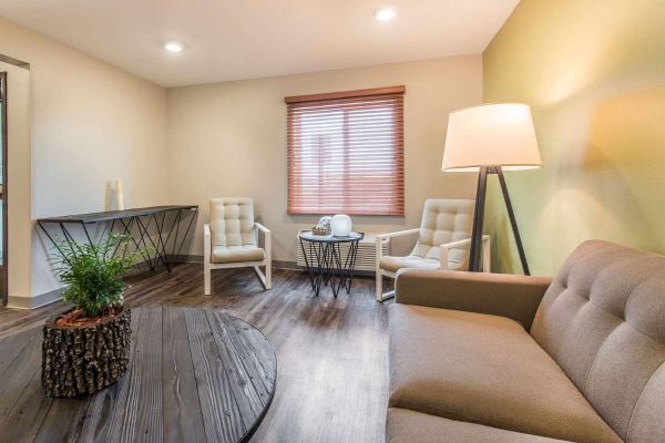 Hotel WOODSPRING SUITES BURLINGTON (Burlington)